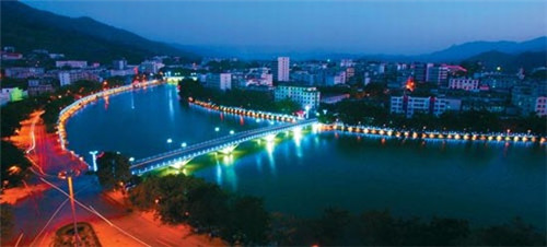 厦门 成都哪里好玩（厦门成都旅游必去景点）